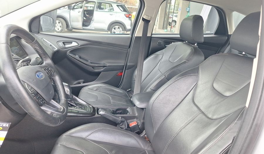 Ford Focus 2.0 TITANIUM POWER SHIFT Hatchback 2016