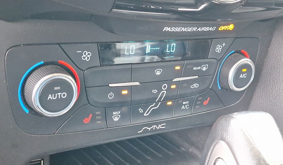 Ford Focus 2.0 TITANIUM POWER SHIFT Hatchback 2016