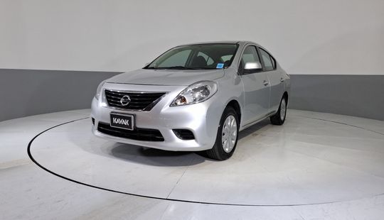 Nissan • Versa