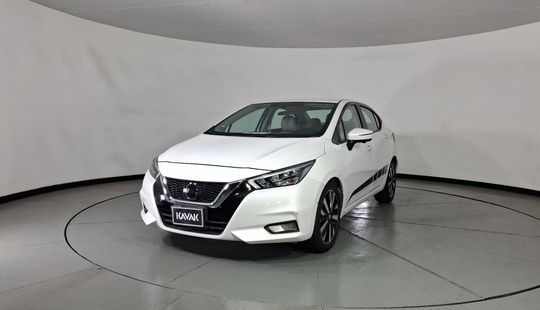 Nissan • Versa