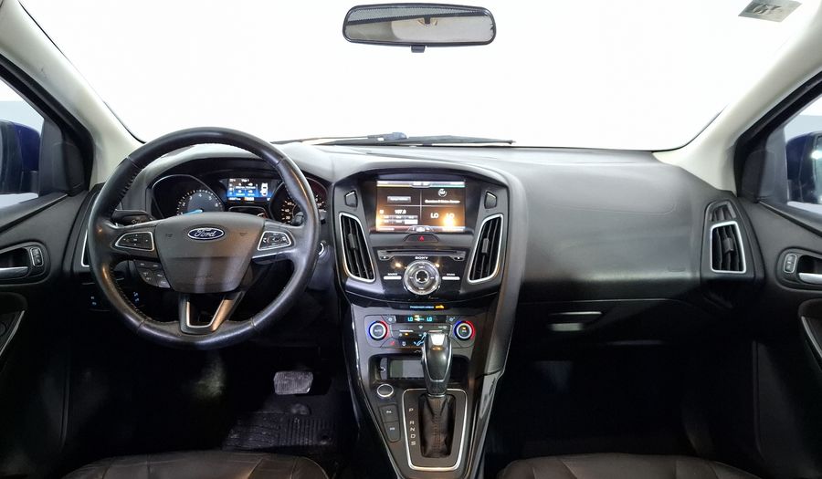 Ford Focus 2.0 TITANIUM PLUS AT Sedan 2015