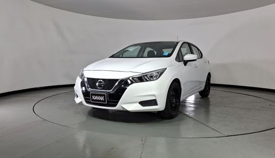 Nissan • Versa