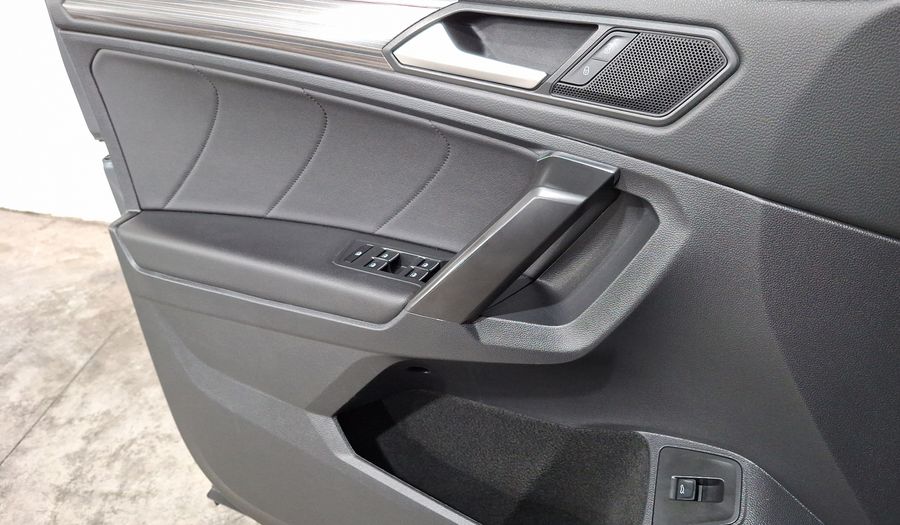 Volkswagen Tiguan 2.0 R-LINE DCT 4WD Suv 2022