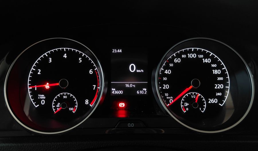 Volkswagen Golf 1.6 MPI TRENDLINE Hatchback 2018