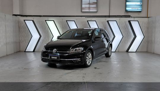 Volkswagen • Golf