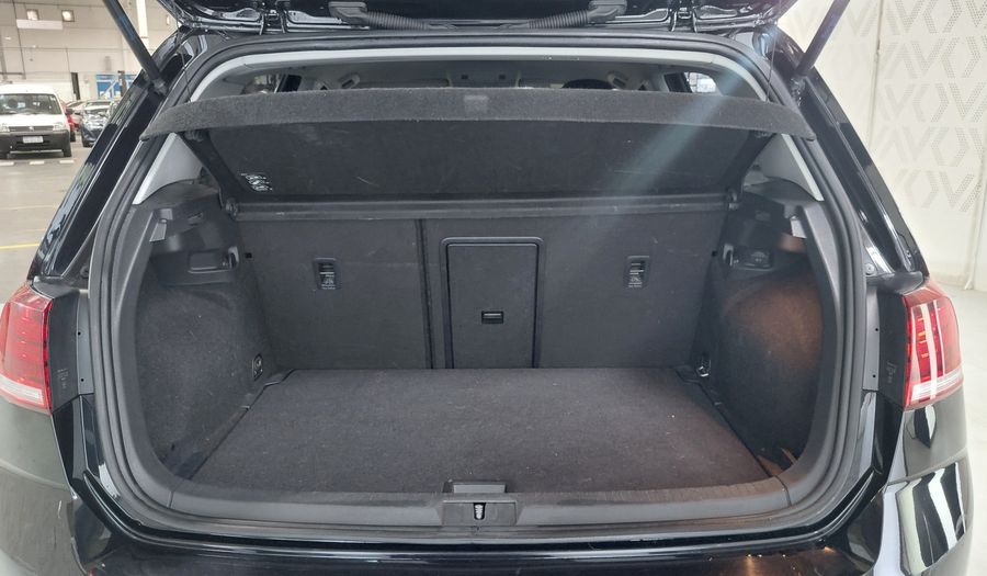 Volkswagen Golf 1.6 MPI TRENDLINE Hatchback 2018