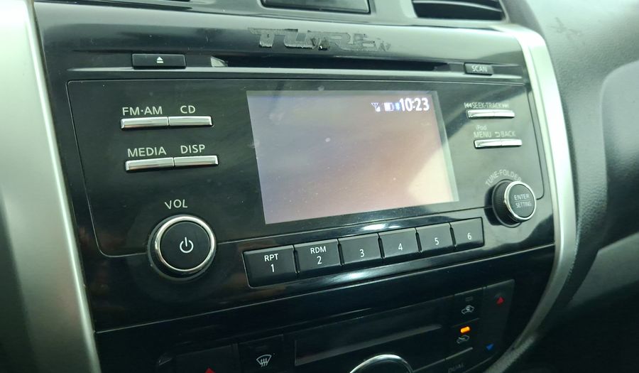 Nissan Np300 2.3 DSL AUTO LE 4WD Pickup 2016