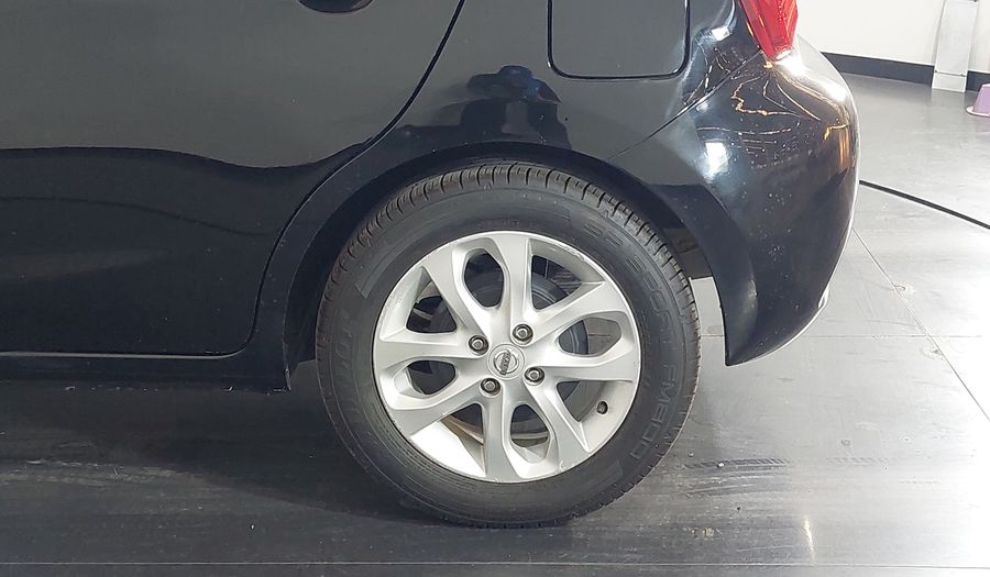 Nissan March 1.6 16V FLEX SV Hatchback 2015