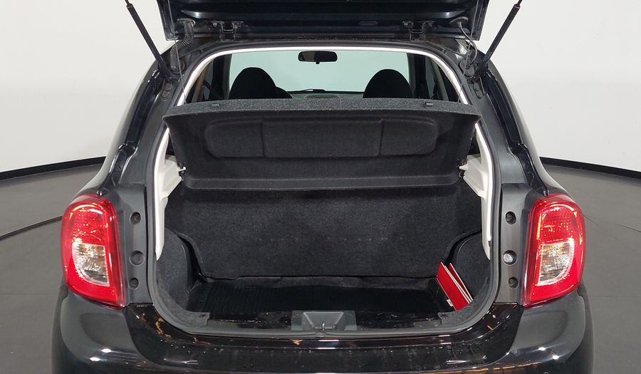 Nissan March 1.6 16V FLEX SV Hatchback 2015