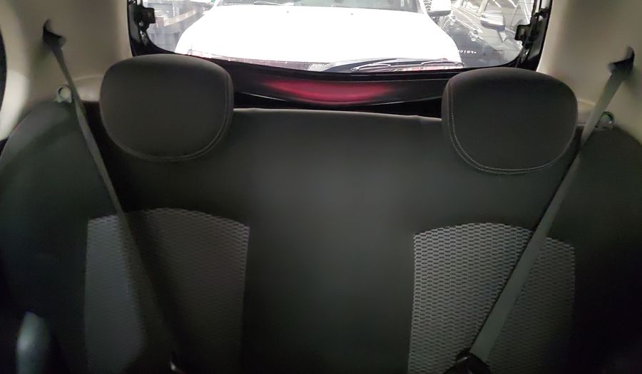 Nissan March 1.6 16V FLEX SV Hatchback 2015