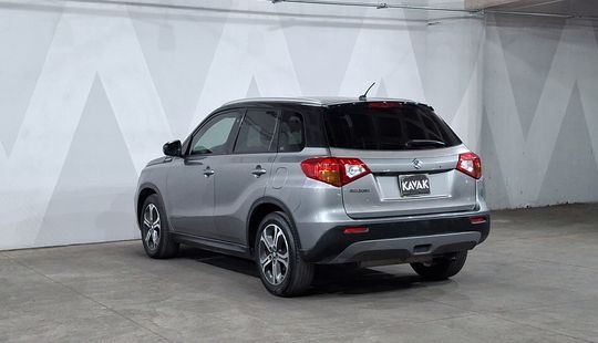Suzuki • Vitara