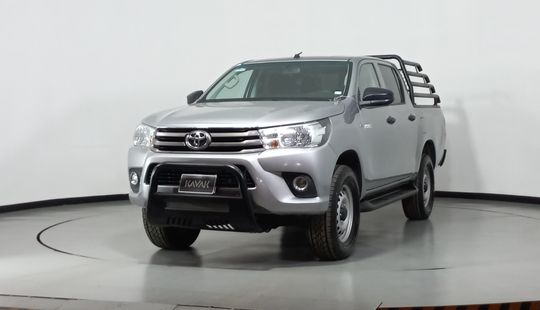 Toyota • Hilux