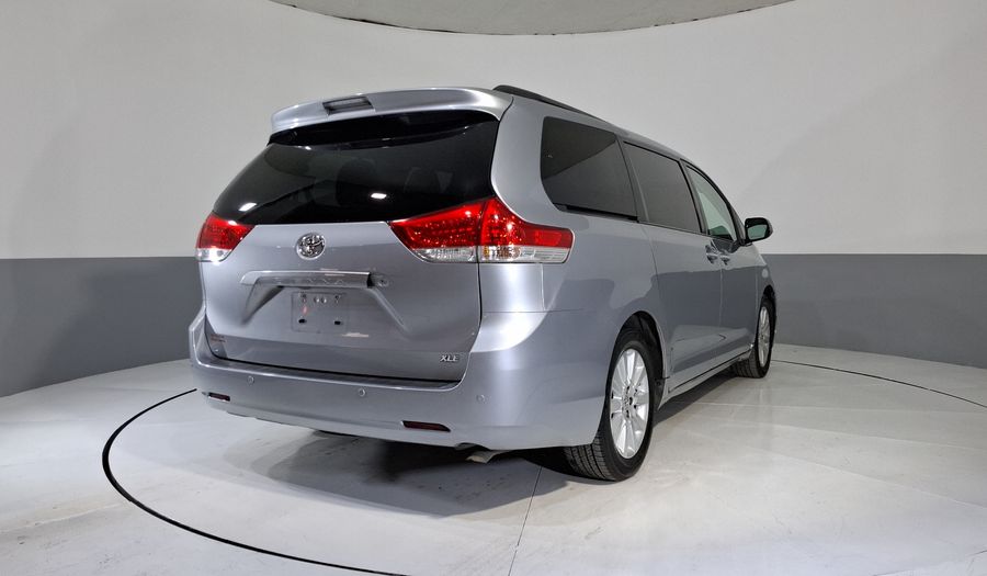 Toyota Sienna 3.5 XLE PIEL AT Minivan 2014