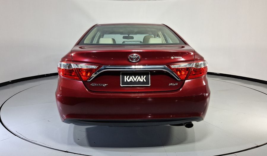Toyota Camry 2.5 XLE L4 6AT Sedan 2016