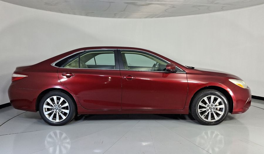 Toyota Camry 2.5 XLE L4 6AT Sedan 2016