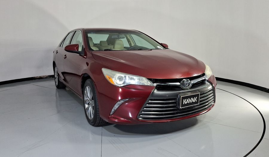 Toyota Camry 2.5 XLE L4 6AT Sedan 2016