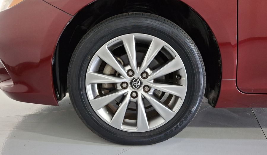 Toyota Camry 2.5 XLE L4 6AT Sedan 2016