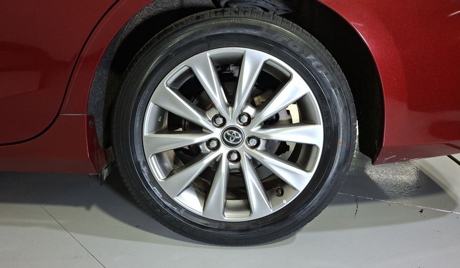Toyota Camry 2.5 XLE L4 6AT Sedan 2016