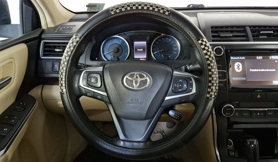 Toyota Camry 2.5 XLE L4 6AT Sedan 2016