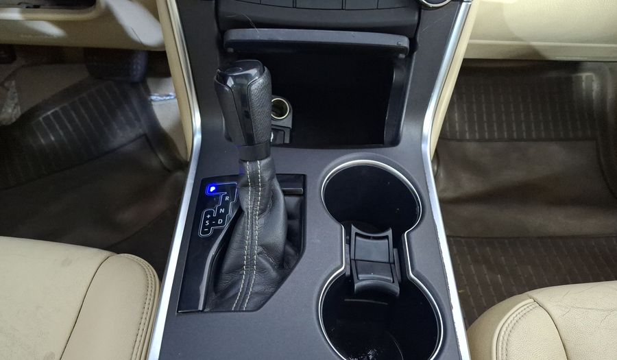 Toyota Camry 2.5 XLE L4 6AT Sedan 2016