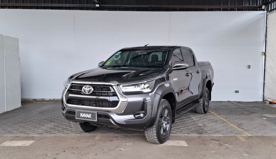 Toyota • Hilux