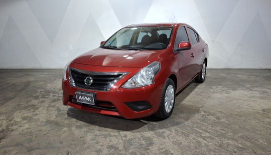 Nissan • Versa