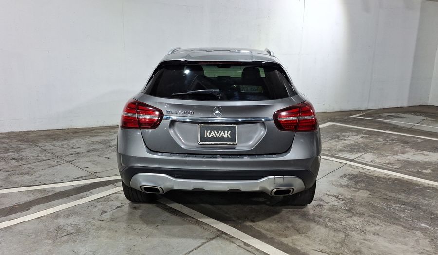 Mercedes Benz Clase Gla 1.6 GLA 200 SPORT DCT Suv 2018
