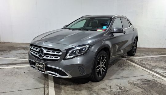 Mercedes Benz • Clase GLA