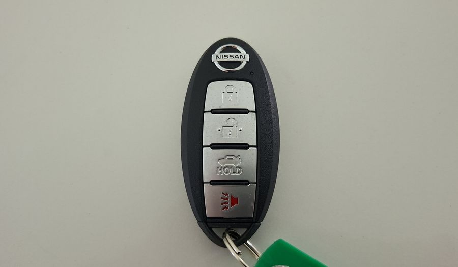 Nissan Versa 1.6 SENSE Sedan 2022