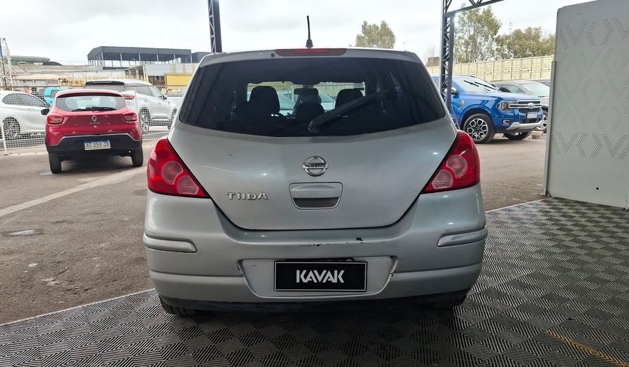 Nissan Tiida 1.8 ACENTA Hatchback 2011