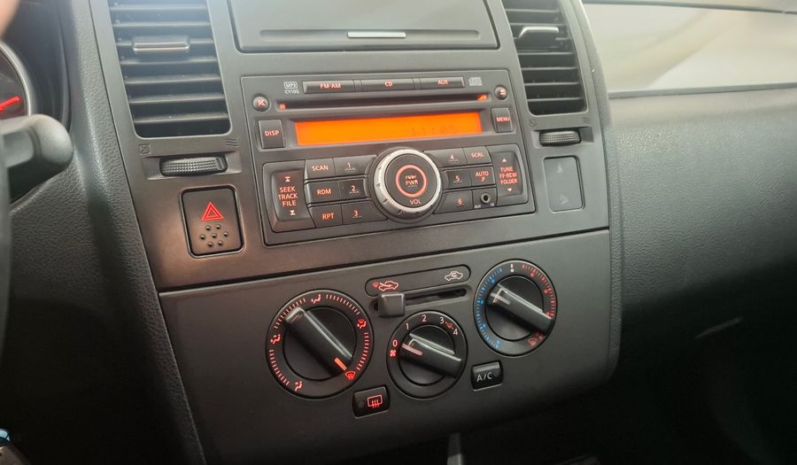 Nissan Tiida 1.8 ACENTA Hatchback 2011