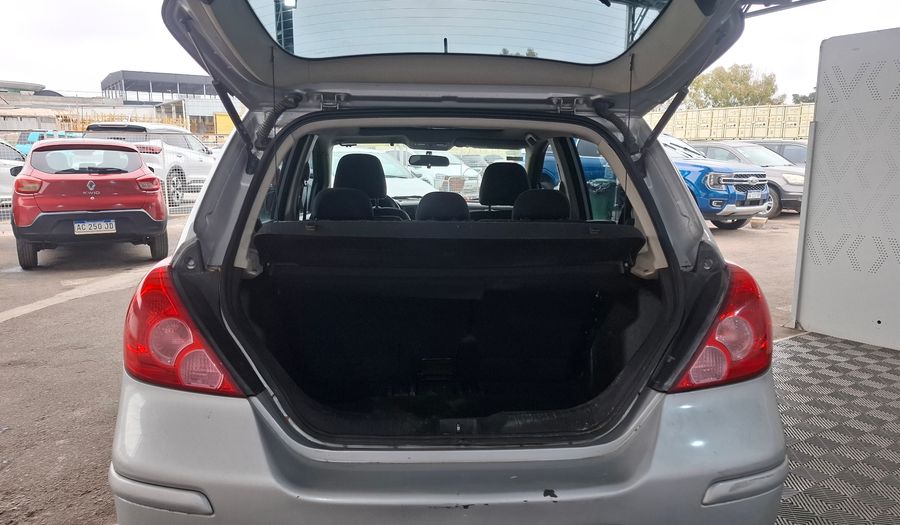 Nissan Tiida 1.8 ACENTA Hatchback 2011