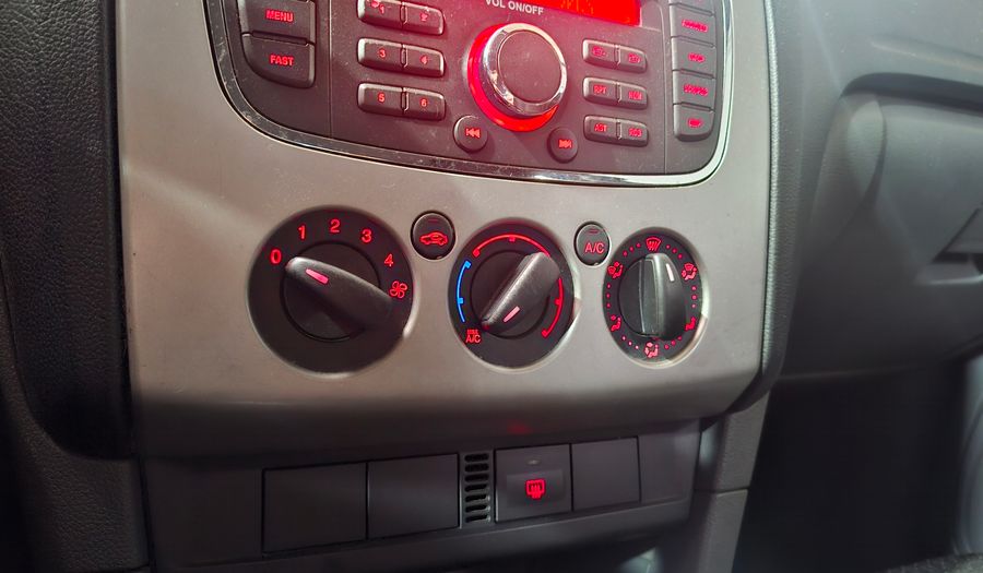 Ford Focus Ii 1.6 STYLE Hatchback 2012