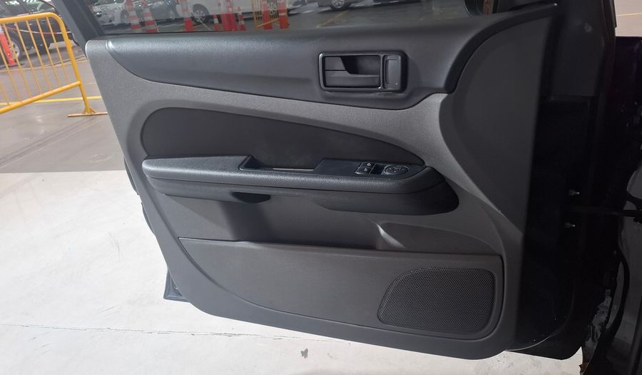 Ford Focus Ii 1.6 STYLE Hatchback 2012
