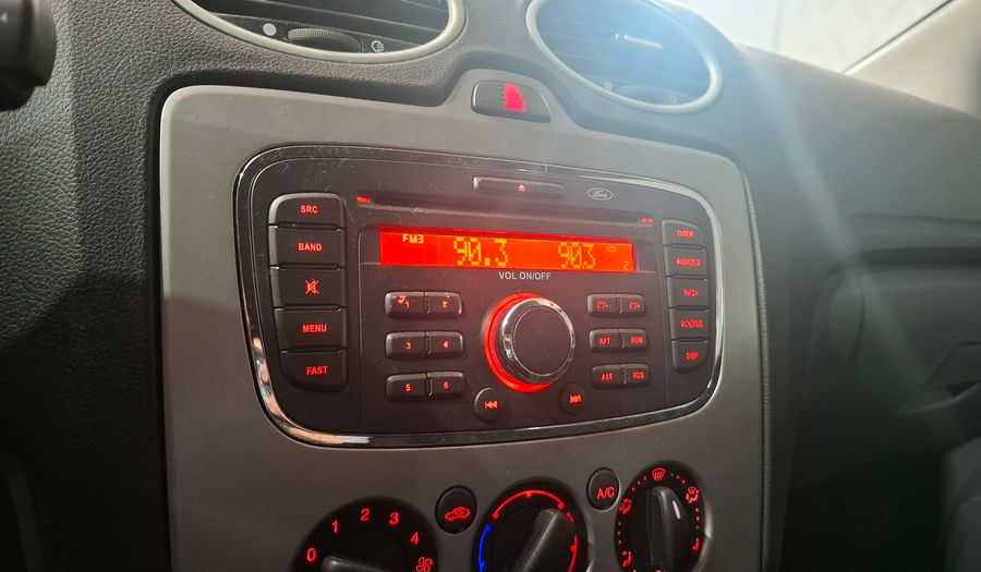 Ford Focus Ii 1.6 STYLE Hatchback 2012
