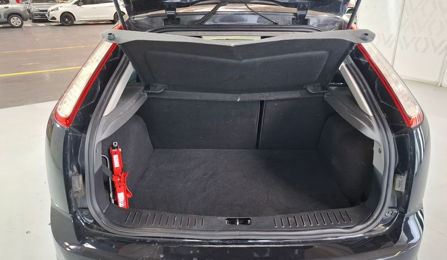 Ford Focus Ii 1.6 STYLE Hatchback 2012