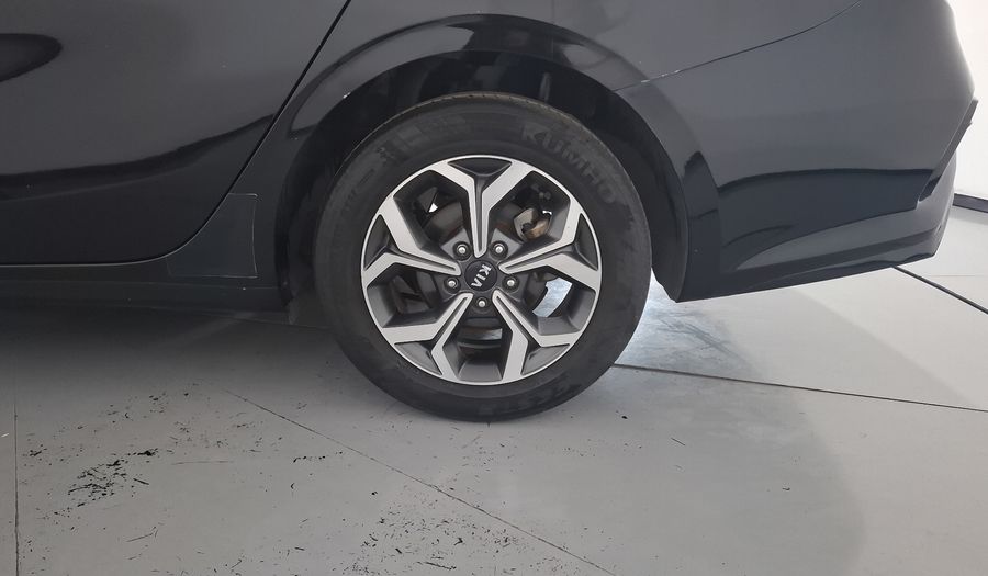 Kia Forte 2.0 EX IVT Hatchback 2021