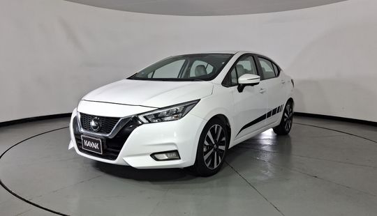 Nissan • Versa