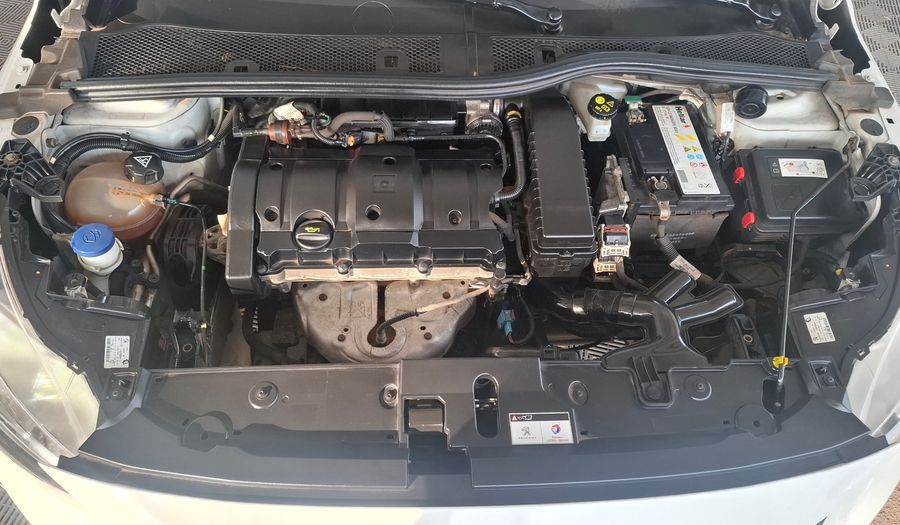 Peugeot 208 1.6L LIKE PACK Hatchback 2022