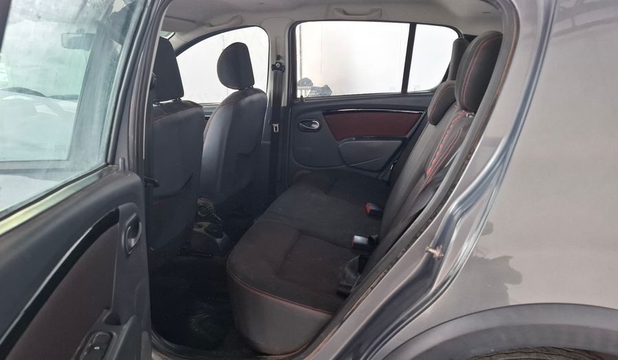 Renault Sandero Stepway 1.6 PH2 STEPWAY DYNAMIQUE Hatchback 2011