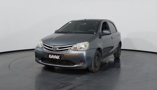 Toyota • Etios