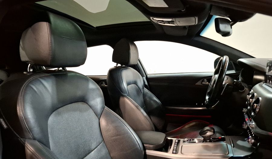 Kia Stinger 2.0 GT-LINE AUTO Hatchback 2019