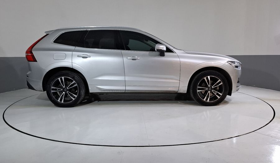 Volvo Xc60 2.0 T5 MOMENTUM AUTO 4WD Suv 2020