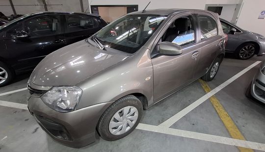 Toyota • Etios