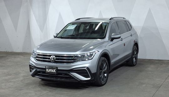 Volkswagen • Tiguan