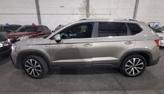 Volkswagen • Taos