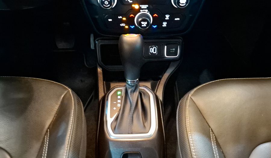 Jeep Renegade 1.3 LATITUDE AUTO Suv 2023
