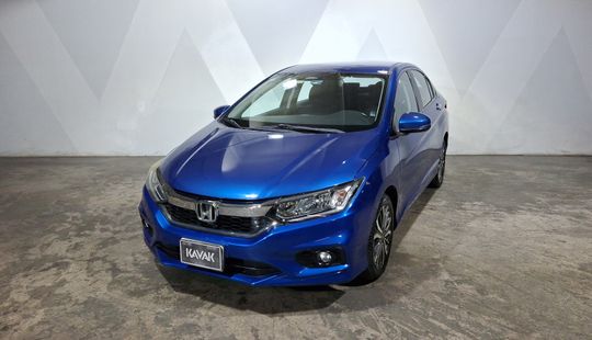 2018 • 62,084 km • Automático