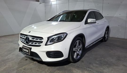 Mercedes Benz • Clase GLA
