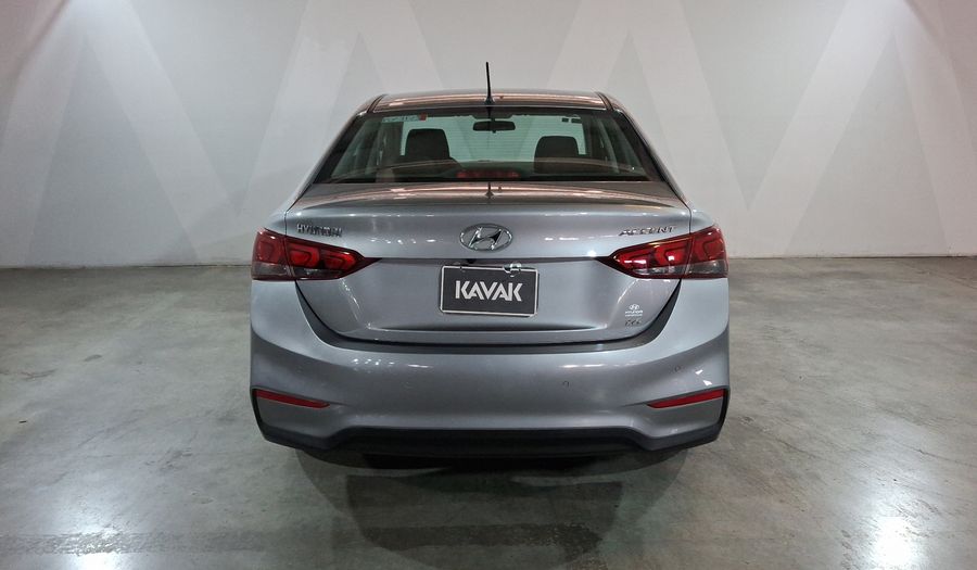 Hyundai Accent 1.6 GL MID AUTO Sedan 2022